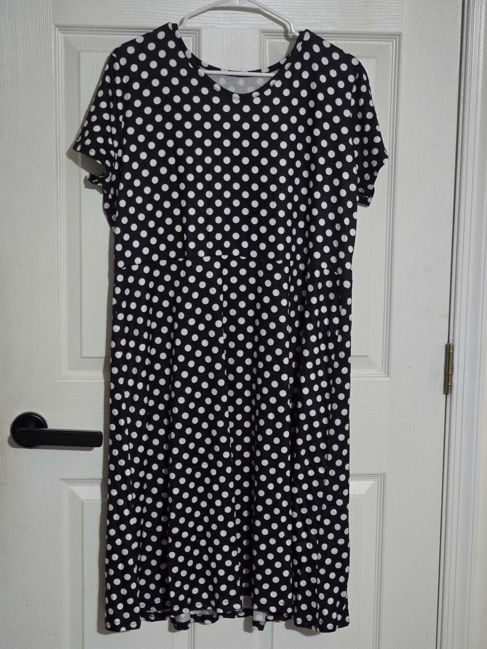 Black Polka Dot Midi Dress with Short Sleeves